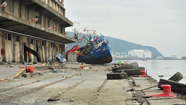Imagen del puerto de Talcahuano, una de las zonas arrasadas por el sismo del 27 de febrero (Reuters).